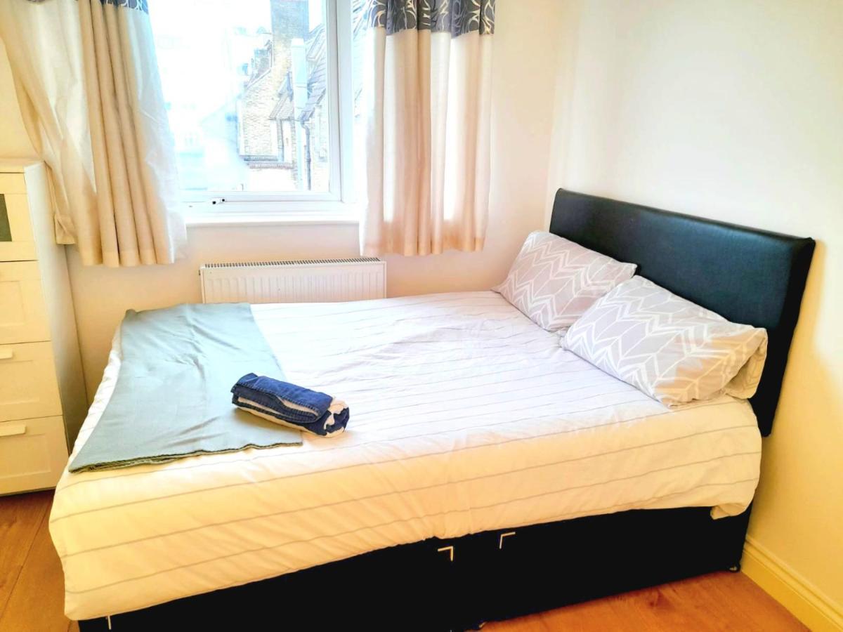6 Bed House 3 Bathrooms Good Transport Links To London, Free Parking Экстерьер фото